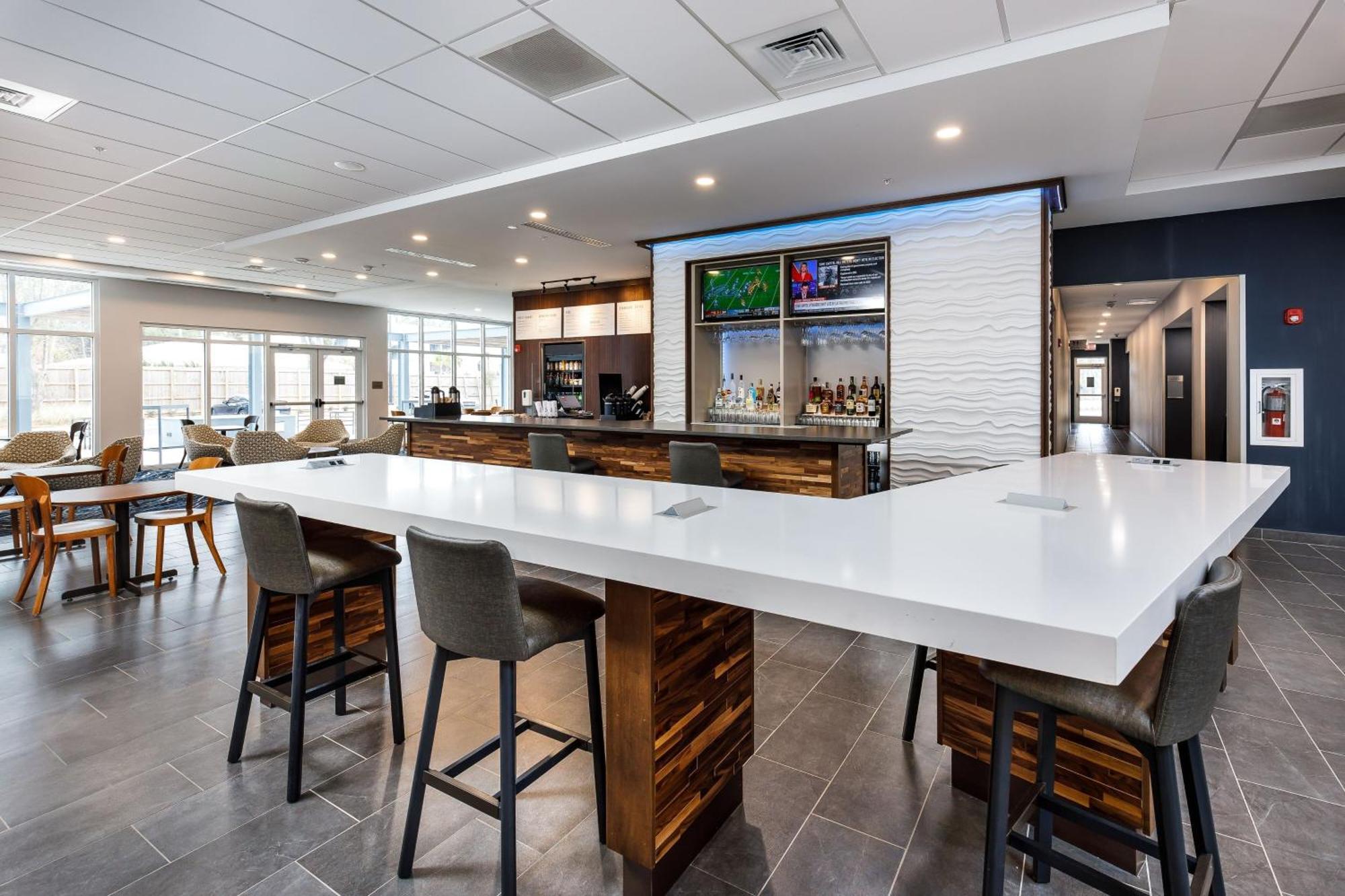 Courtyard By Marriott Pensacola I-10 West Hotell Exteriör bild