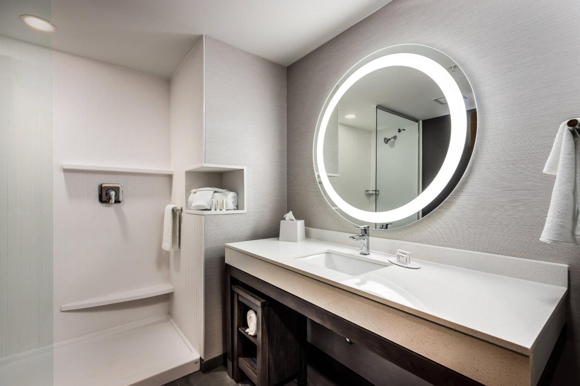 Courtyard By Marriott Pensacola I-10 West Hotell Exteriör bild
